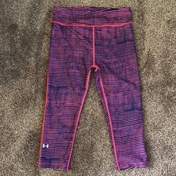 𝅺Under Armour Women’s Compression Capri Leggings - Picture 1 of 10